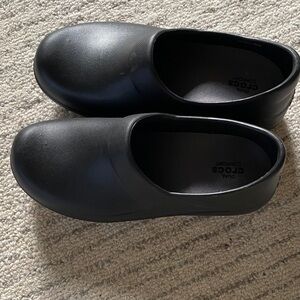 CROCS Black Slip-On Clogs